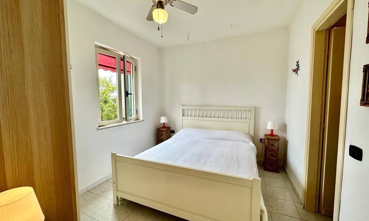 Parghelia Apartment | The garden with a view of Tropea