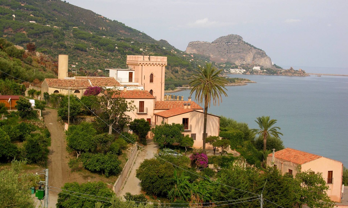 Cefalu Apartment | The Tower & La Torretta by the Sea-Villa Palamara 1868