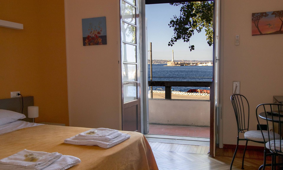 Messina Apartment | Theater on the Strait