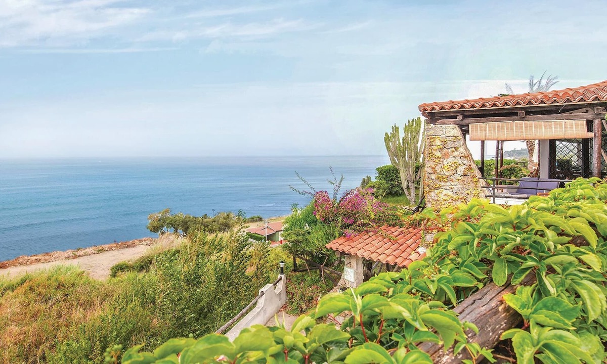 Costa dei Monaci House | This lovely vacation home is located in one of the largest residential complexes of the beautiful 'C