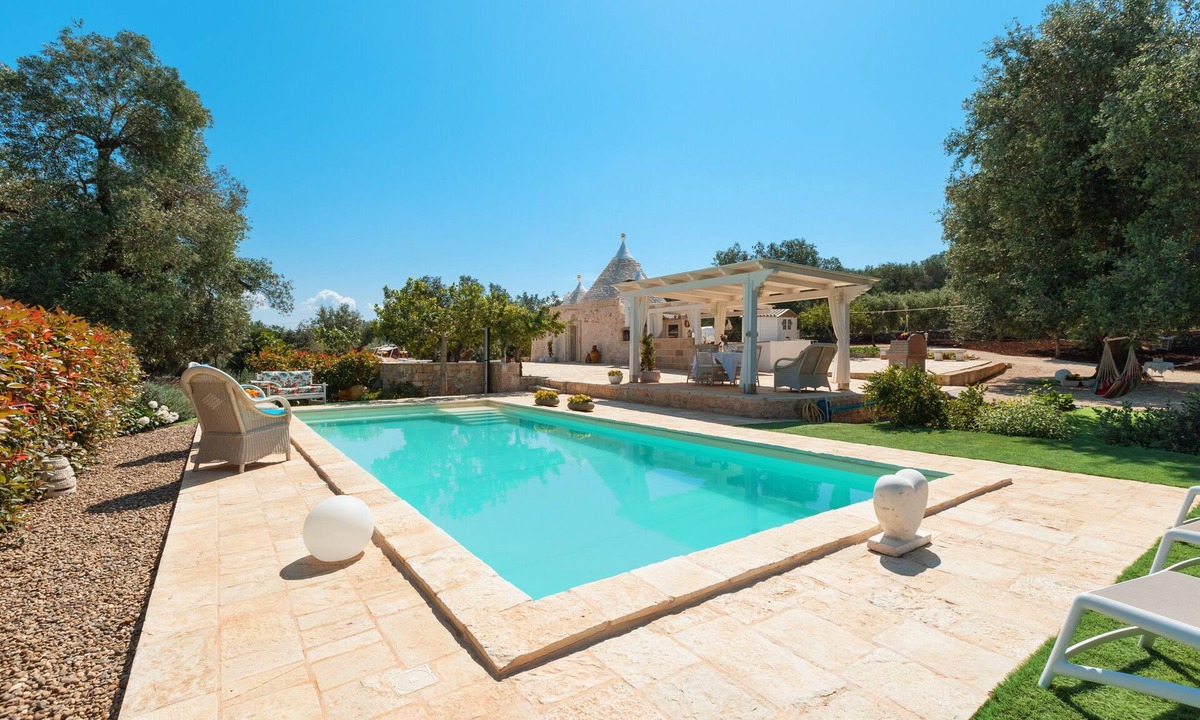 San Michele Salentino Villa | Traditional Holiday Home Trullo Milù with WiFi, Air Conditioning