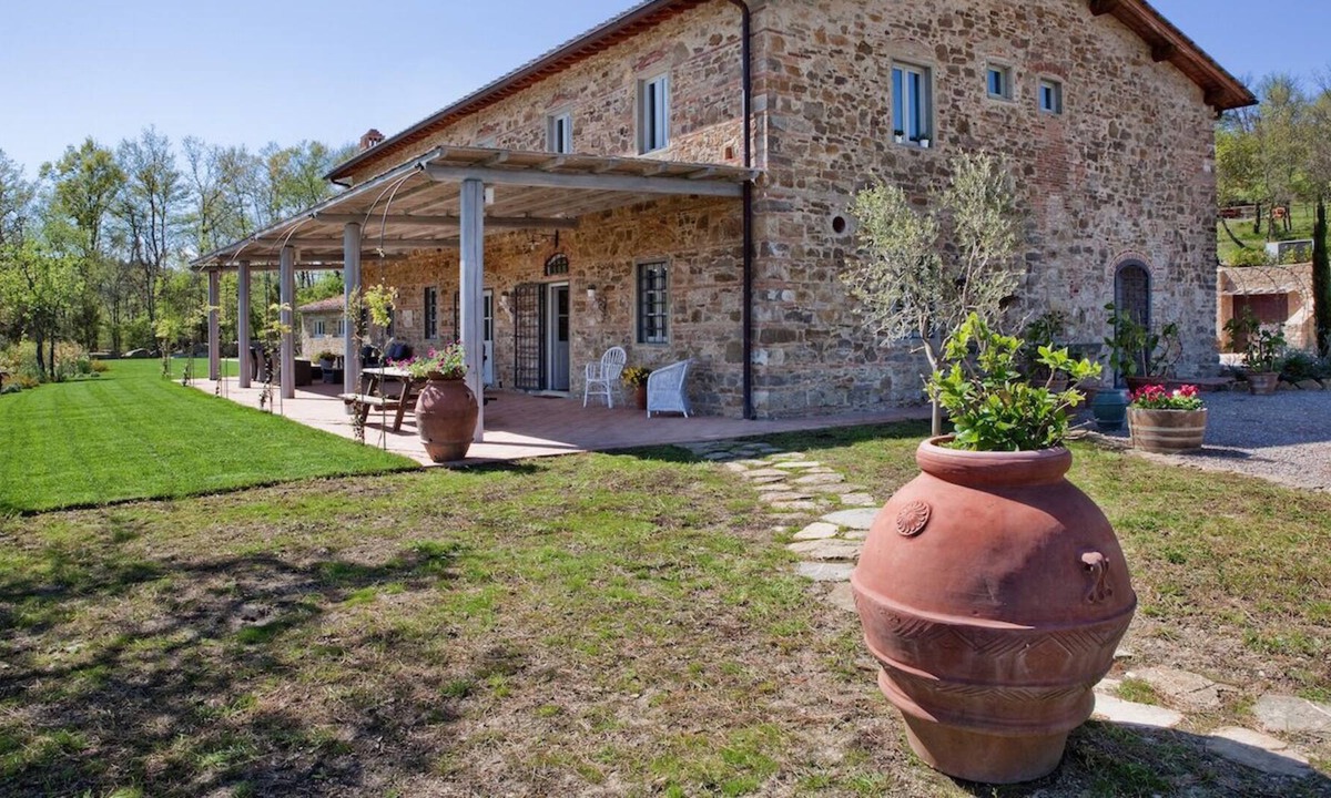 Tavarnelle Val di Pesa Villa | Traditional Tuscany VILLA for 15 people