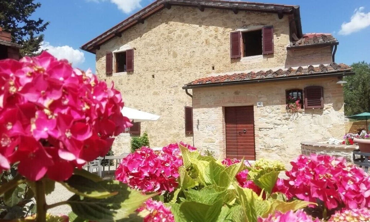 Poggibonsi Apartment | Tuscany vacation with pool 2