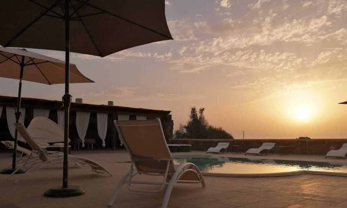 Pantelleria Villa | Two-room apartment in private villa with pool and African sunset view