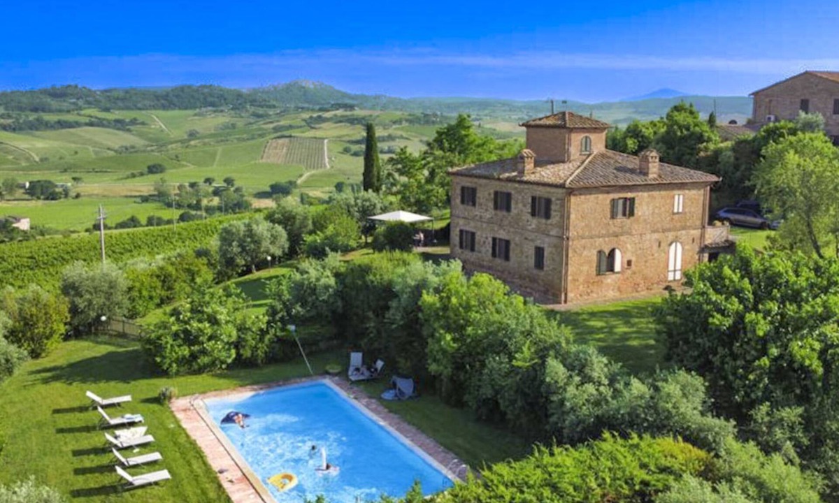 Montepulciano Villa | Typical villa with private pool in a panoramic position in southern Tuscany, a few kilometres from t