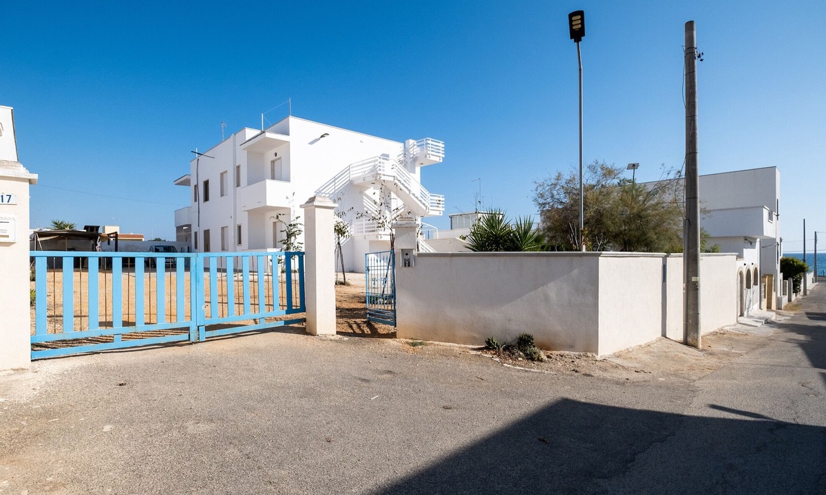 Specchiarica Apartment | Vacation Home 'Villa Susy' near Sea with Private Garden & Wi-Fi