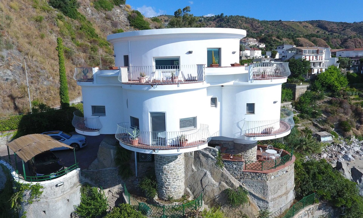 Caminia Villa | Villa Alcado, a unique emotion!