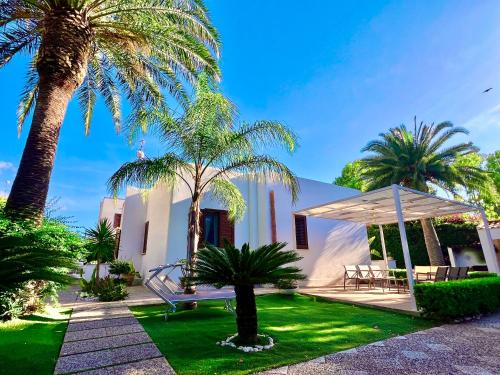 San Vito Lo Capo Villa | Villa Almyra - 4 Double Badrooms with Exclusive Garden & Parking Steps from the Beach