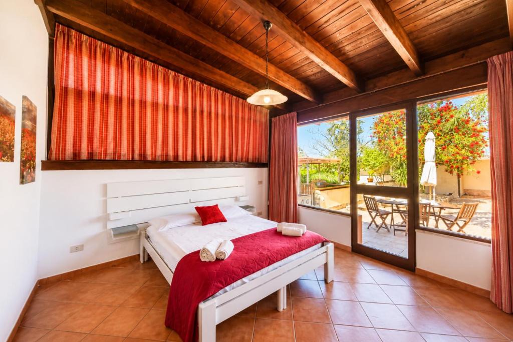 Trapani House | Villa Andrea "Vivi l'Oasi di Tranquillità"