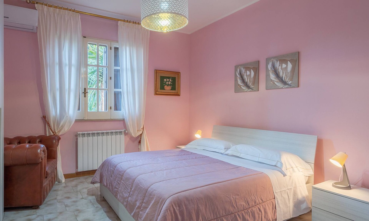 Augusta Villa | "Villa Angela" with Terrace, Shared Garden & Wi-Fi