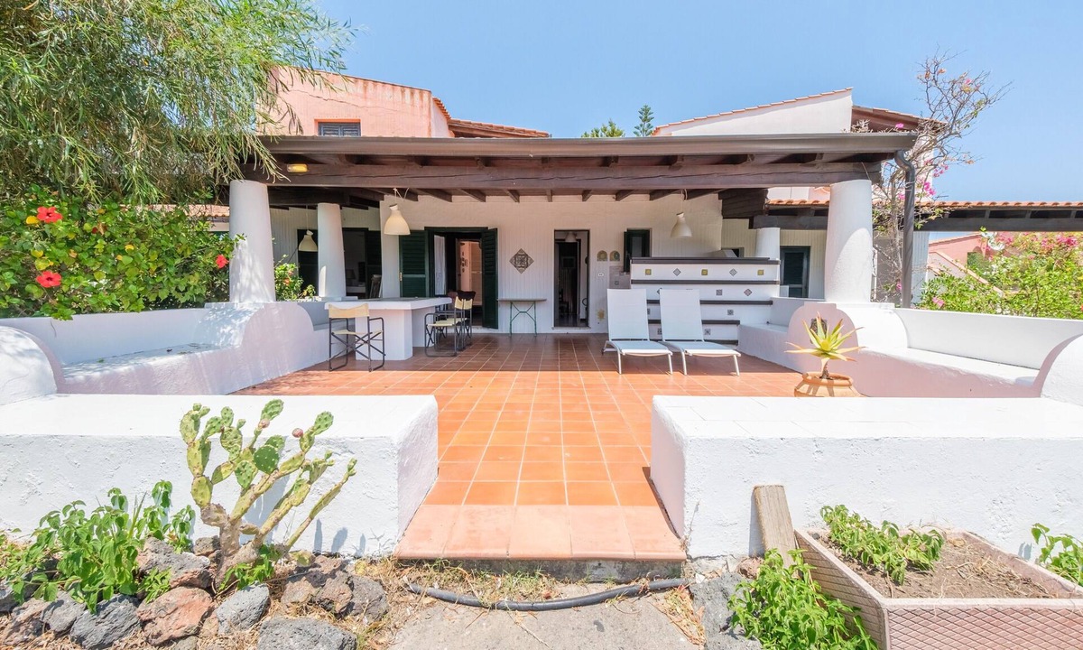 Vulcanello Villa | Villa 'Anna Maria' with Sea View, Private Terrace and Wi-Fi