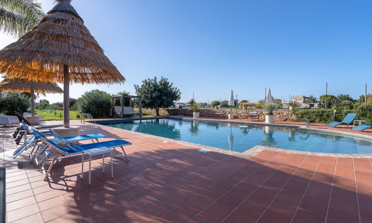 Syracuse Villa | Villa 'Apollonion' with Private Pool, Wi-Fi and Air Conditioning