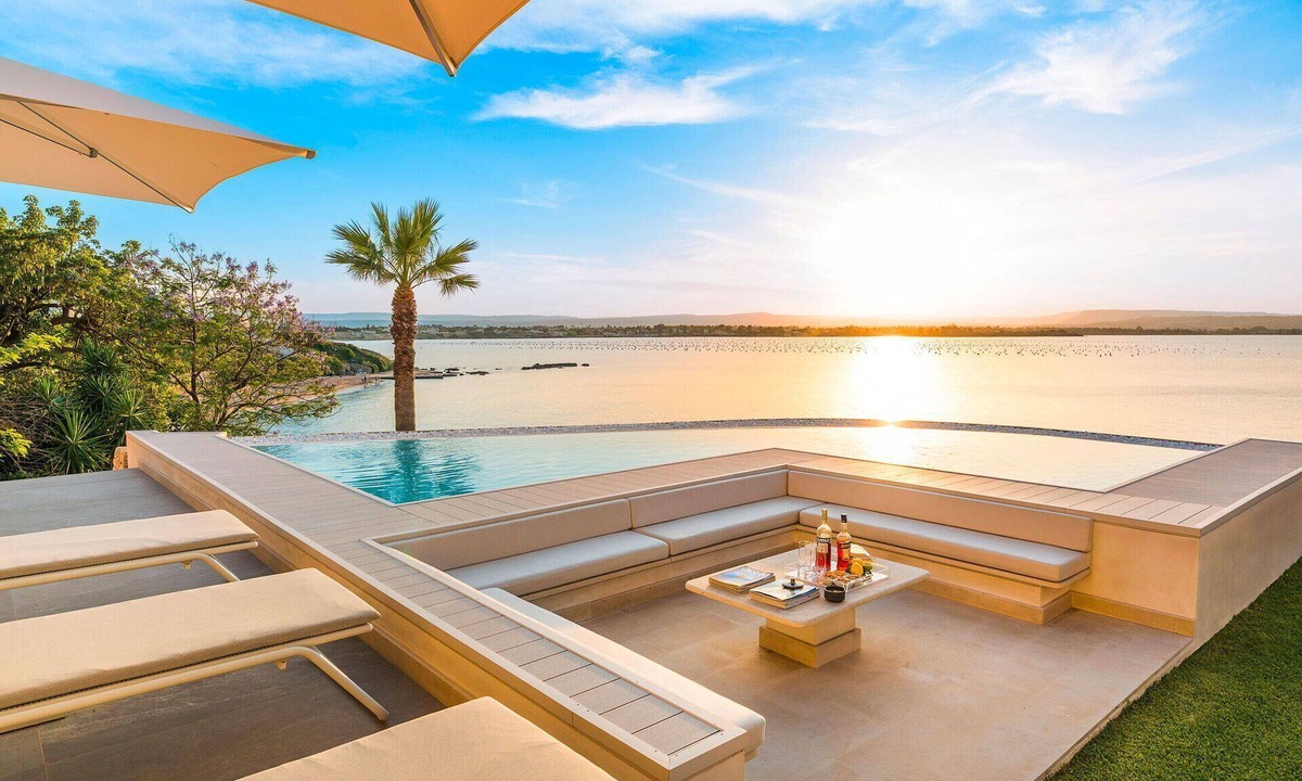 Syracuse Villa | Villa Artemare - Isola ,Sicily