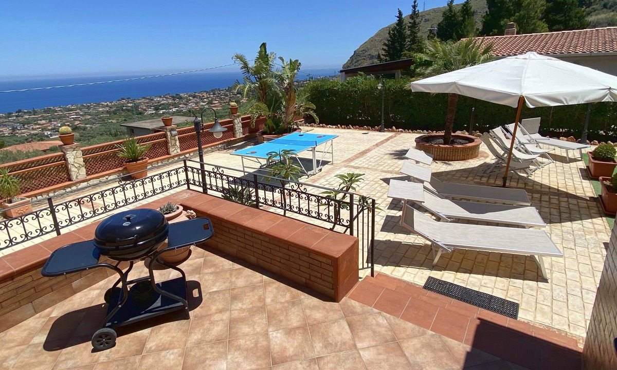 Torre Colonna-sperone Villa | Villa Belvedere di Altavilla with Pool and Near The Sea