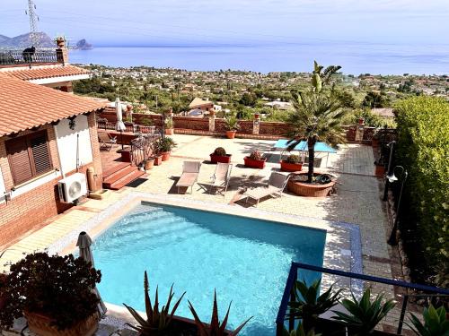 Torre Colonna-sperone Villa | Villa Belvedere di Altavilla with Pool and Near The Sea