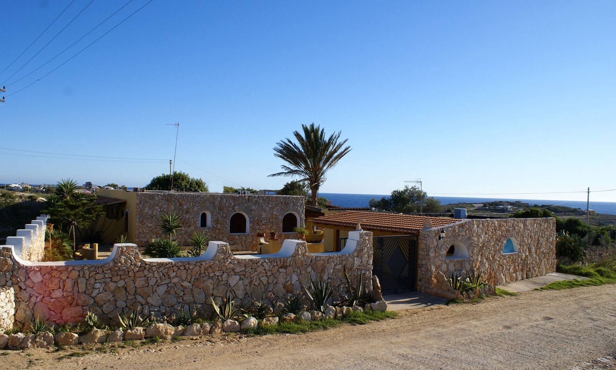 Lampedusa Villa | Villa by the sea lampedusa