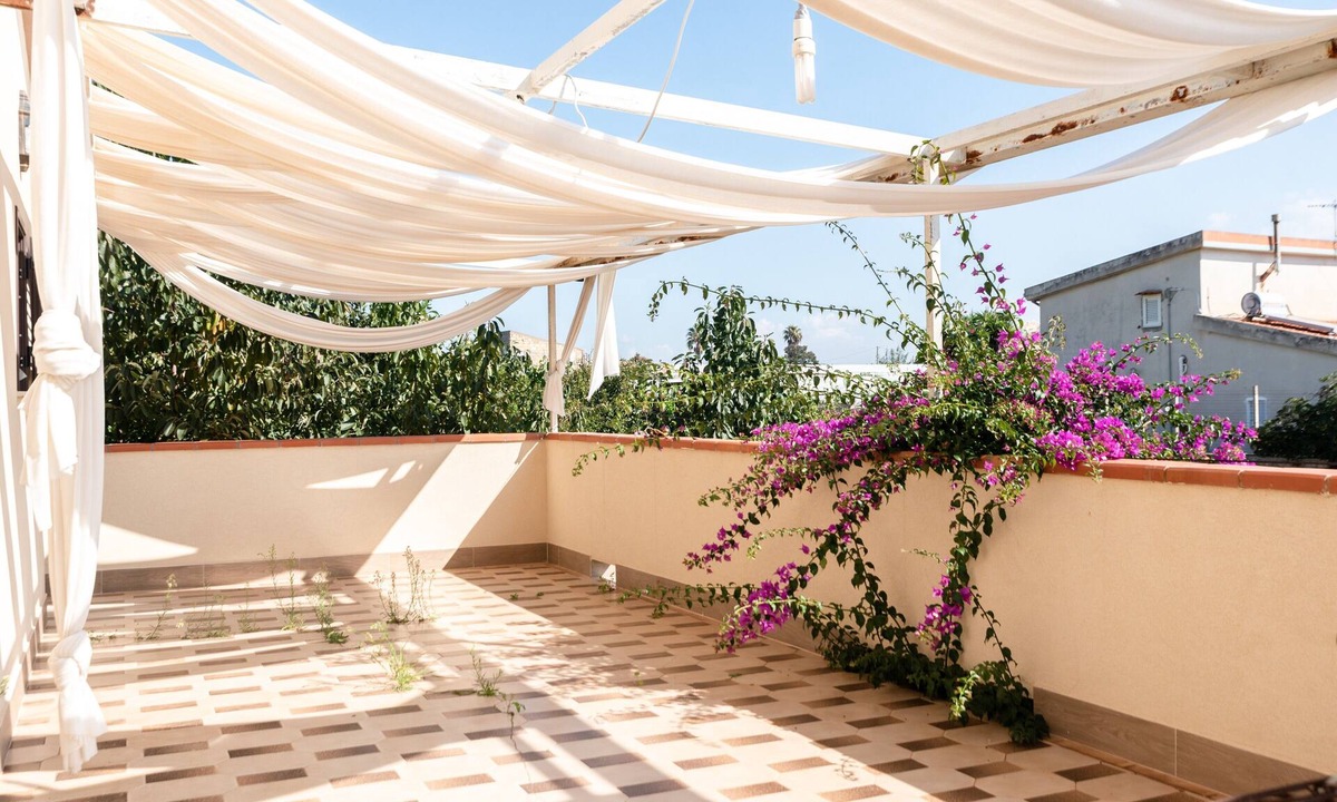 Pisciotto-Carrubella House | Villa 'Casa Di Elvira' with Private Terrace, Wi-Fi, and Air Conditioning