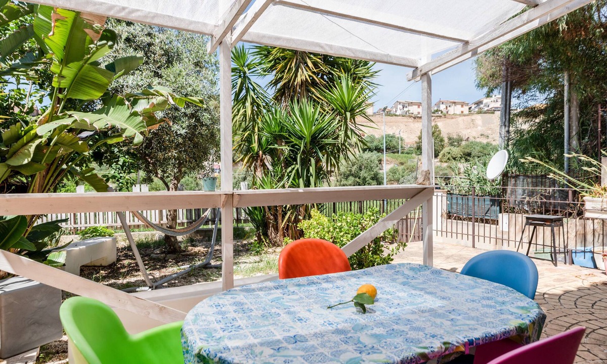 Porto Empedocle Villa | Villa 'Casa Melograno' with Private Parking, Sea View and Wi-Fi