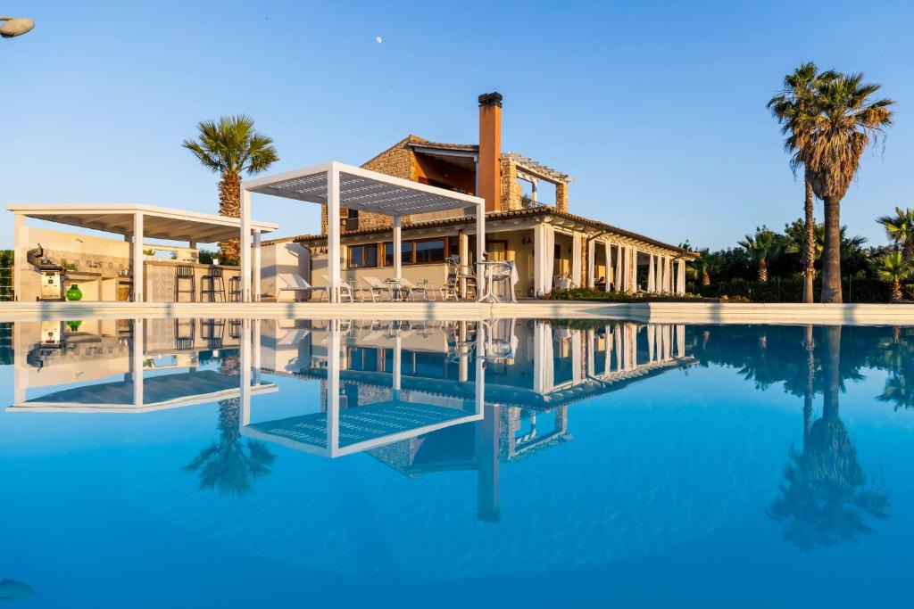 Paceco Villa | Villa Cielo
