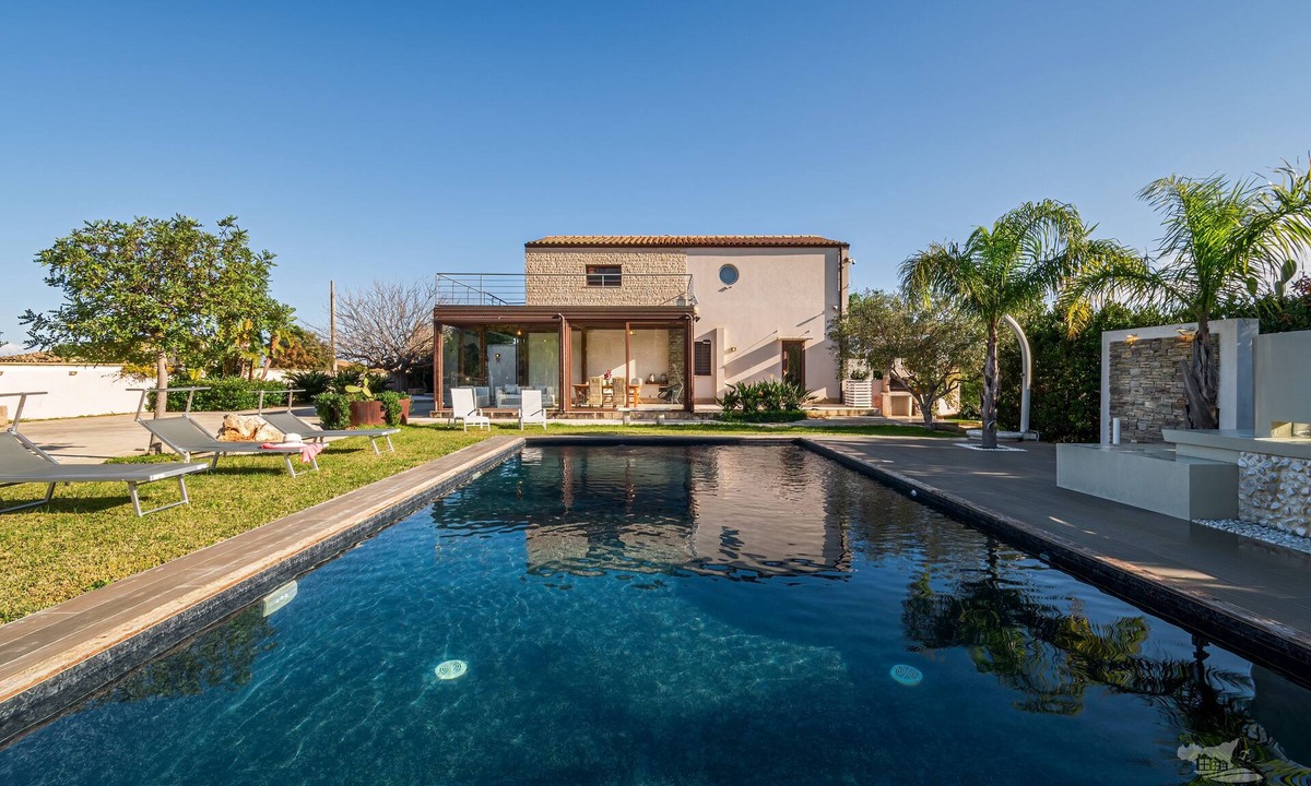 Alcamo Villa | Villa DellAlbero: Privacy, Relax and Unique Pool