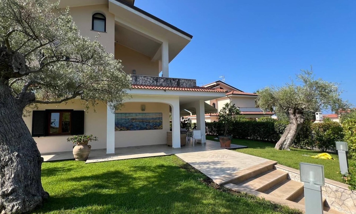 Diamante Villa | Villa 'Diamante' with Sea View, Wi-Fi and Air Conditioning