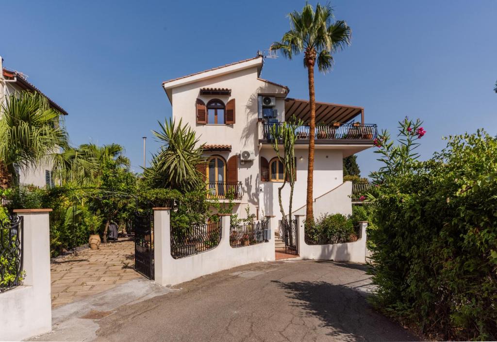Giardini Naxos Villa | Villa Domina by Letstay
