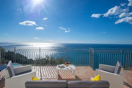 Conca dei Marini Villa | Villa Domus Augusto