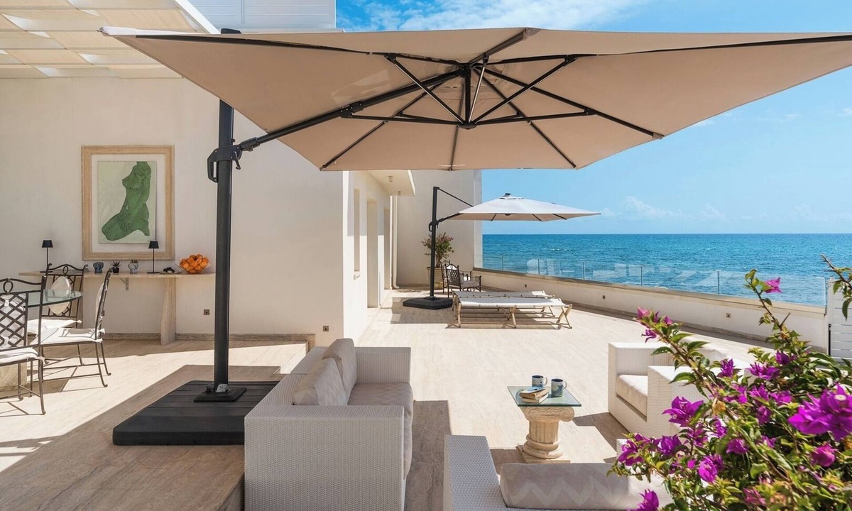 Avola Villa | Villa Festa - Private seafront villa in Sicily