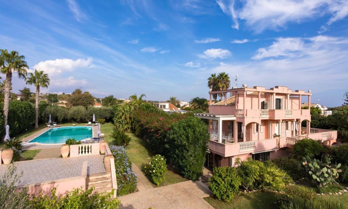 Caucana-finaiti-casuzze-finaiti Nord Villa | Villa Festosa - Luxury retreat by the beach