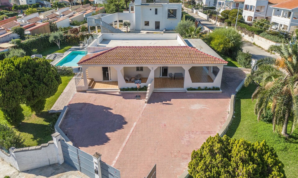 Fontane Bianche Villa | Villa 'Fontane Bianche-Private Pool' with Sea View, Wi-Fi and Air Conditioning