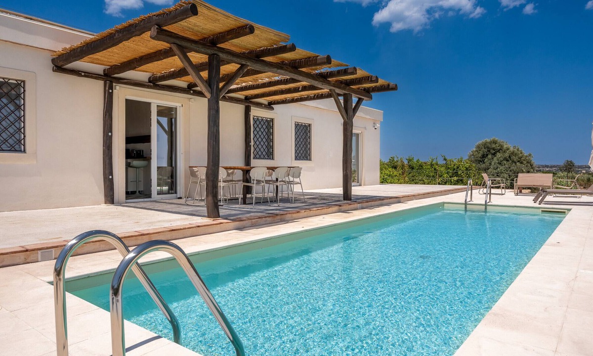 Syracuse Villa | Villa Frescura con Piscina by Wonderful Italy