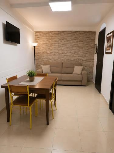 Sant'Isidoro House | Villa Gaudì - Batllò