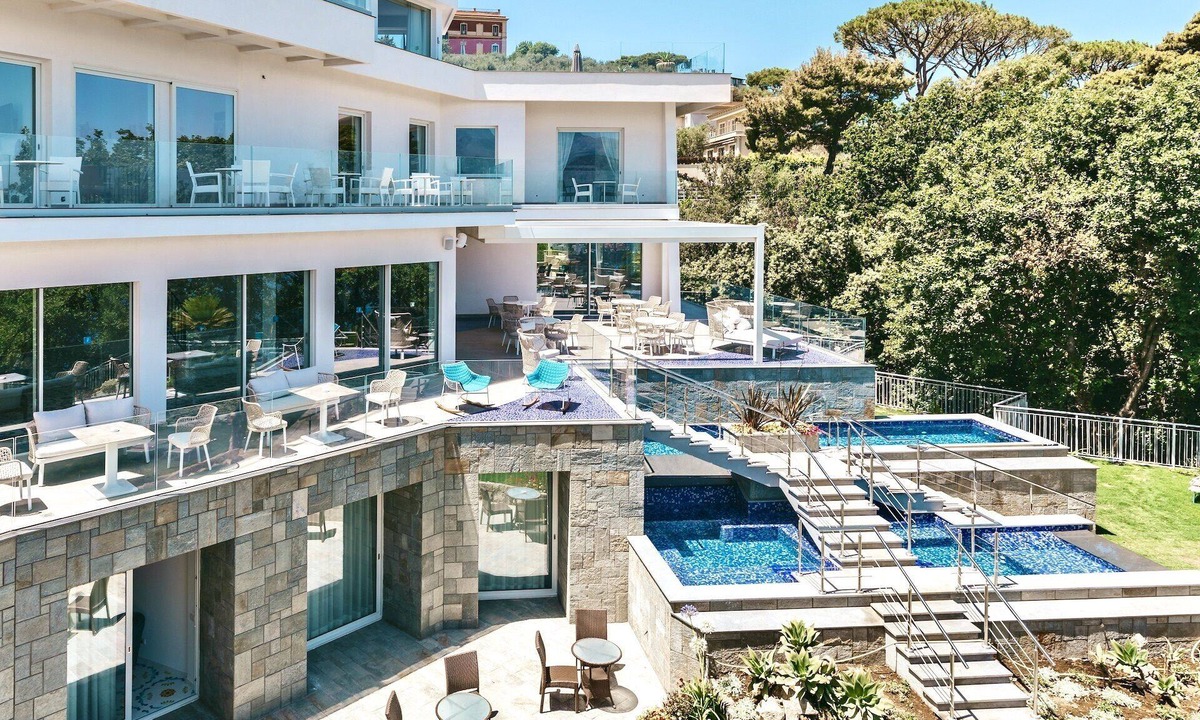 Sorrento Villa | VILLA GILDA - Twelve Bedroom Villa, Sleeps 24