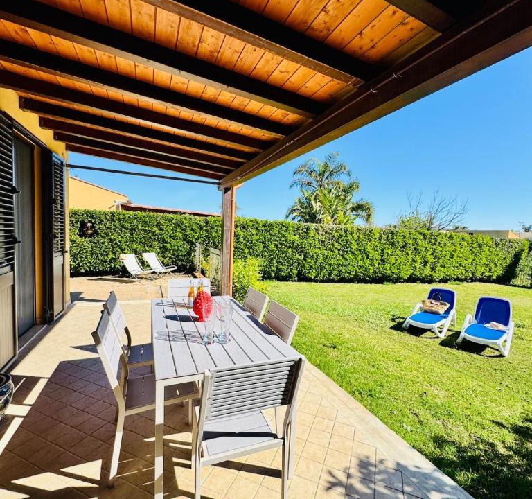 Campofelice di Roccella Villa | Villa Giovanna - Residence with Pool