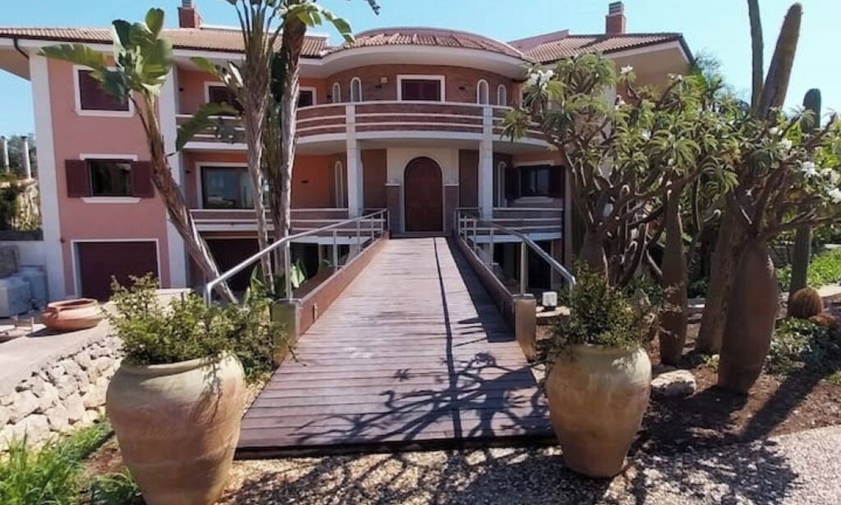 Tiche Bed & Breakfast | Villa Giulia - Heart of Palm