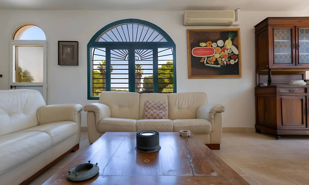Presicce Villa | Villa 'Grande Cazzato Vicino Al Mare' with Private Terrace, Private Garden and Air Conditioning