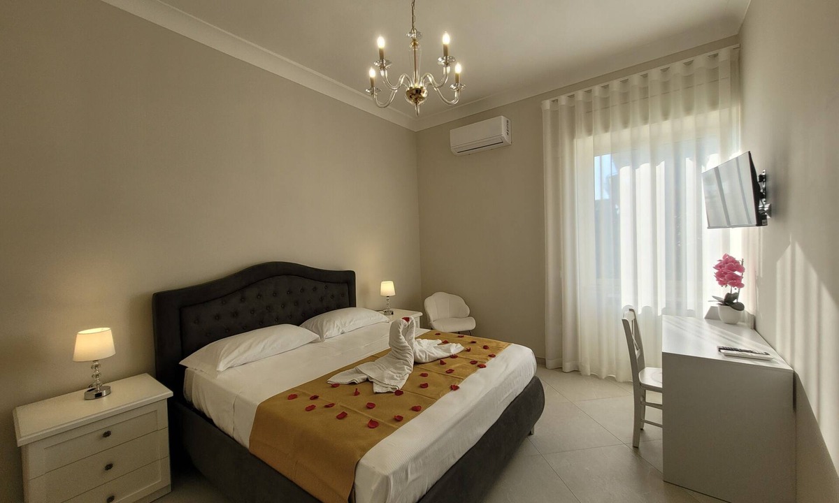 Pompei Villa | Villa Grazia Pompei is 10 minutes from the archaeological sites.