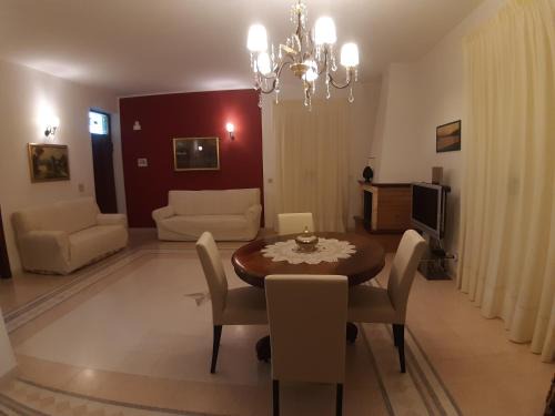 Regalbuto Apartment | Villa Guido