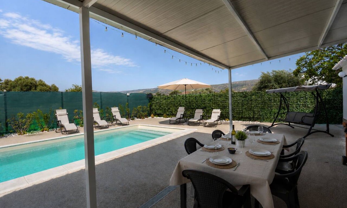 Comiso Villa | Villa in Comiso with 2 bedrooms sleeps 6