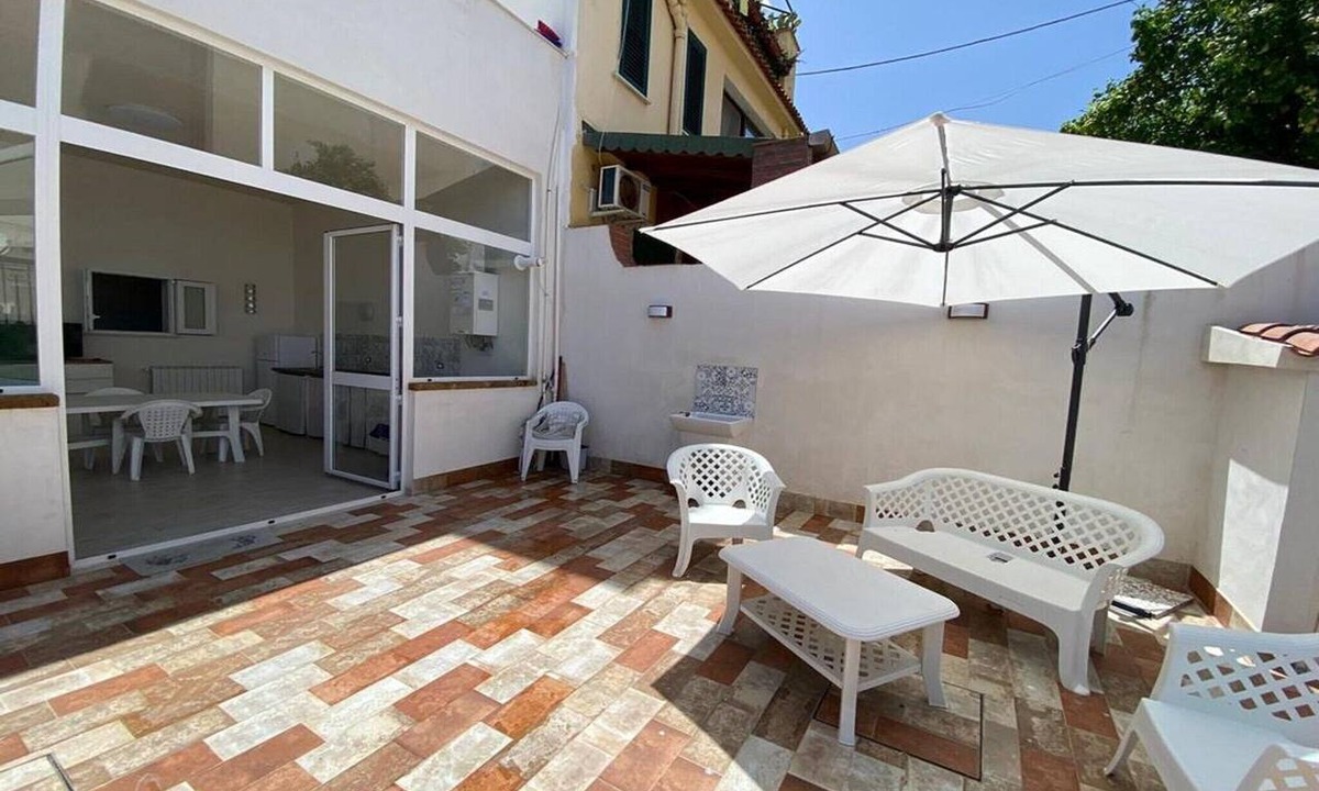 Santa Flavia Apartment | Villa in Sicily with Garden & Sea Access