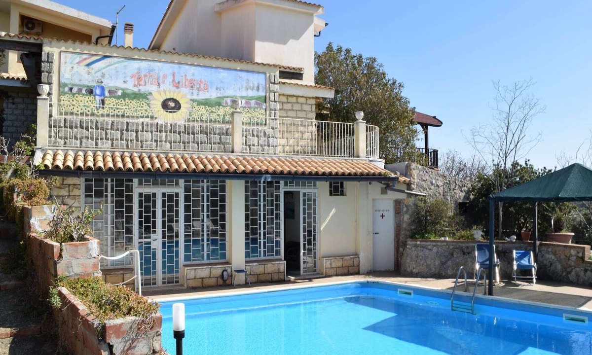 Syracuse Villa | Villa in Syracuse with Pool and Terrace