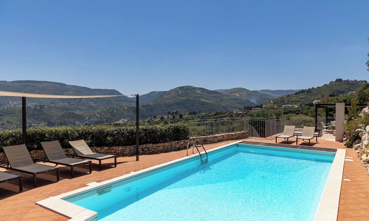 Scopello Villa | Villa Petra–Villa with pool and tennis court near Scopello, Sicily