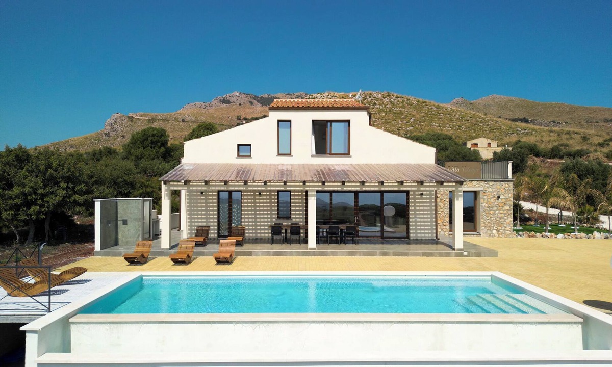 Scopello Villa | Villa Scopello 7 Rooms En-Suite