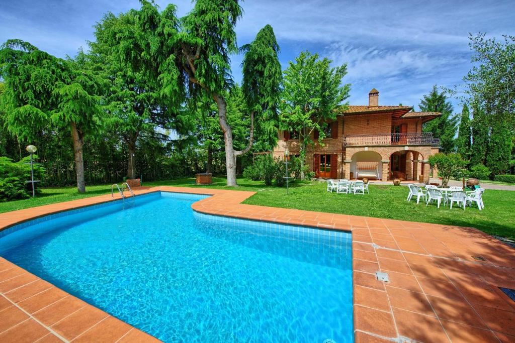 Torrita di Siena Villa | Villa Lauretana by PosarelliVillas