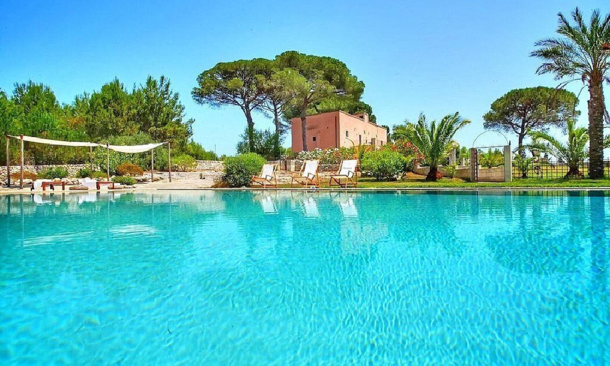 Carpignano Salentino Villa | Villa Le Zille: A characteristic and welcoming two-story age-old farm house in a quiet position, surrounded by the Apulian countryside, with Free WI-FI.
