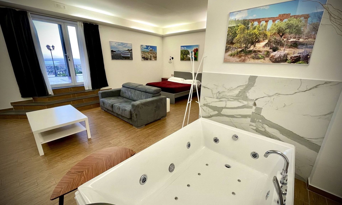Sant'Agata Li Battiati House | Villa Leucatia Bed&Events