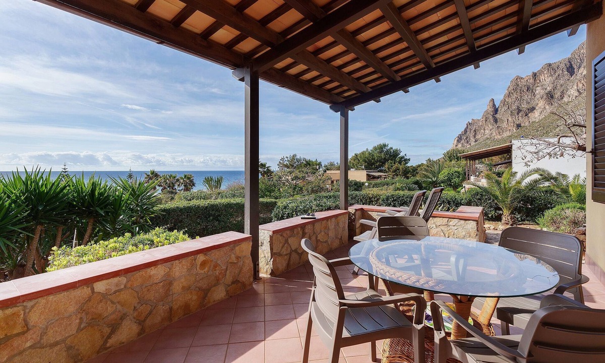 Custonaci Villa | Villa 'Levante - Cornino' with Sea View, Wi-Fi and Air Conditioning