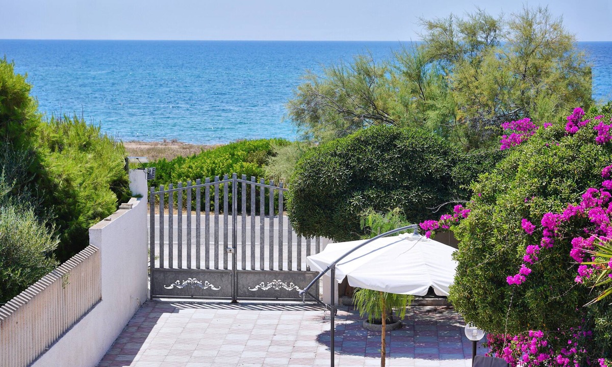 San Pietro in Bevagna Villa | Villa 'Luciana' with Sea View, Private Terrace and Air Conditioning