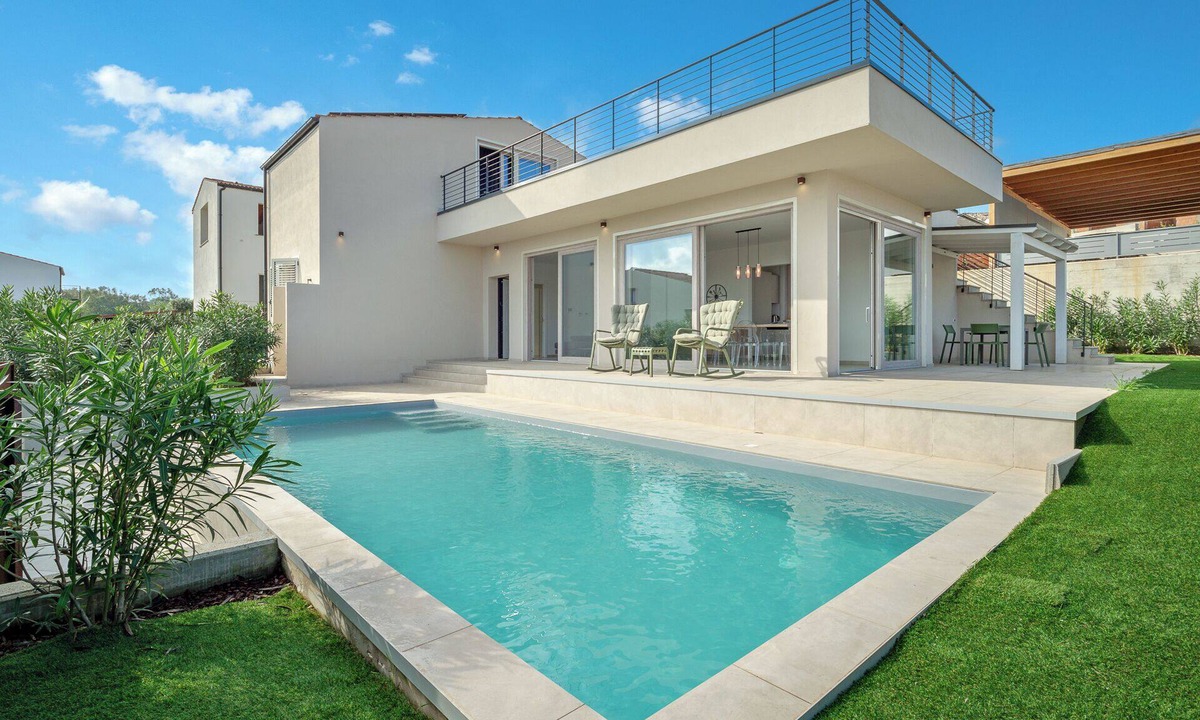 Porto Pozzo Villa | Villa Luce – new and modern villa with pool in sunny Sardinia
