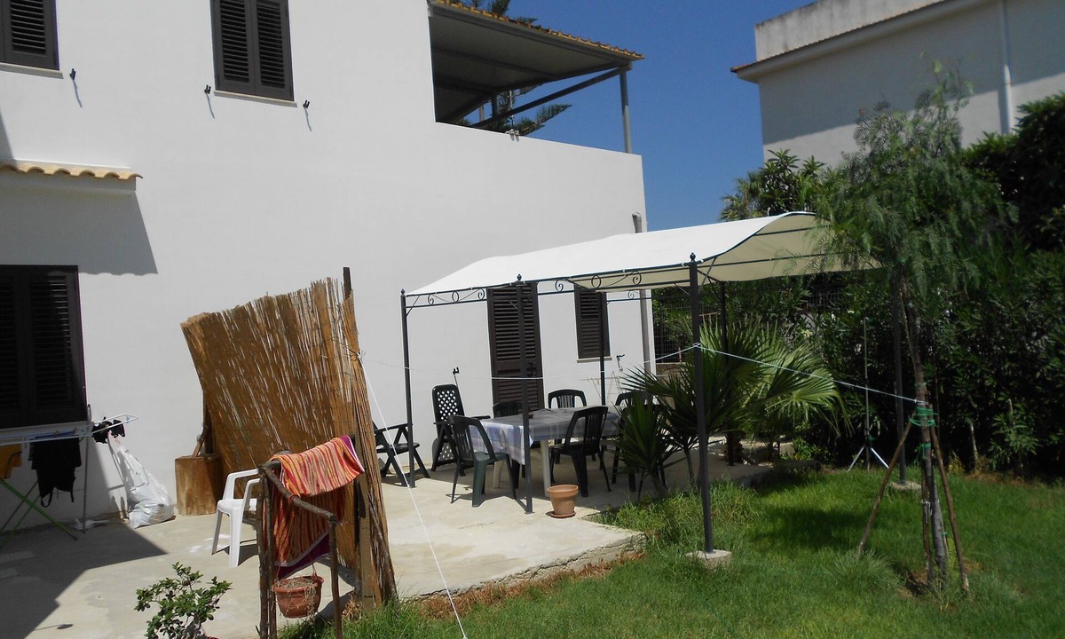 Caponegro Villa | Villa Lucia 50 meters from the sea